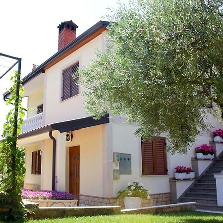 Apartment Kris Umag Luaran gambar
